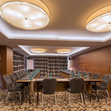 Hotel Golden Tulip Bayrampasa 5*