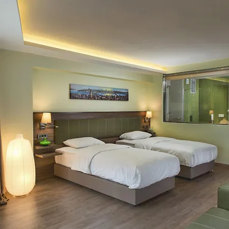 Hotel Numi 4*