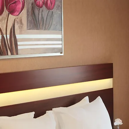 Otel Park By Clover