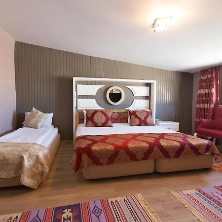 Hotel Queens Land