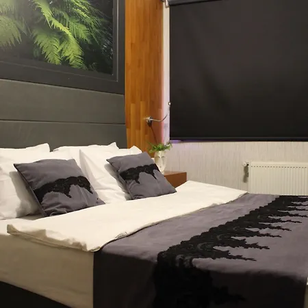 Black 2* Istanbul