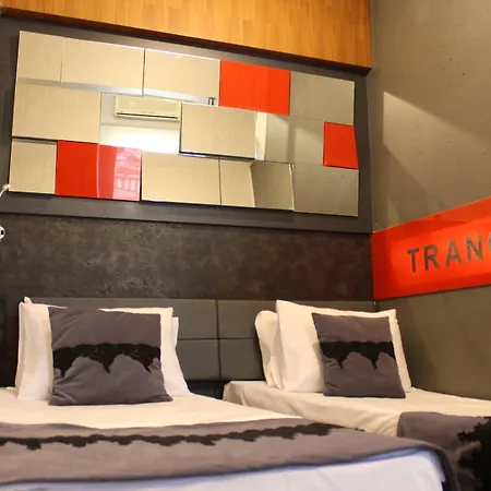 Aparthotel Black 2*