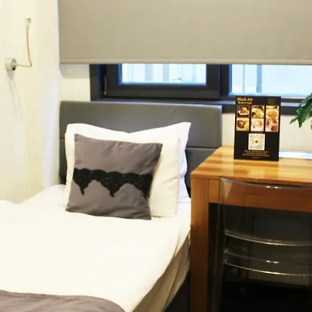 Aparthotel Black 2*