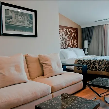 Taksim Prelude מלון 4*
