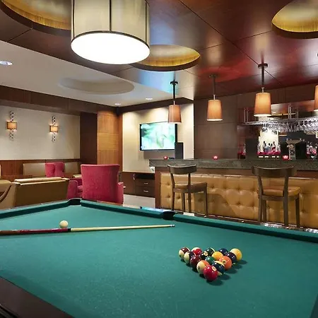 Titanic Business Kartal Hotel