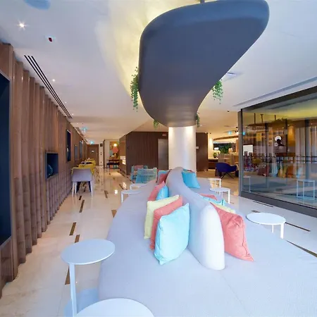 Hampton By Hilton Old Hotel 3*