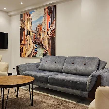 Apartment Perfect Taksim, 2 Bedroom, Pool, Gym, Sauna
