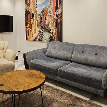 Perfect Taksim, 2 Bedroom, Pool, Gym, Sauna