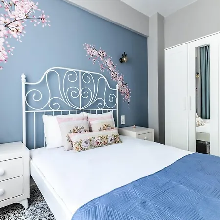 Peaceful Flat W Garden View Balcony In Kadikoy *