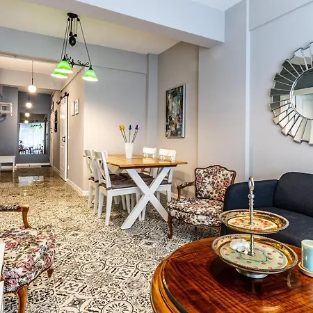 Peaceful Flat W Garden View Balcony In Kadikoy