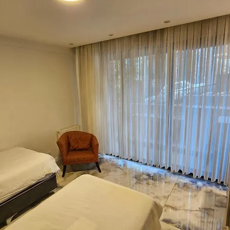 Perfect Taksim, 2 Bedroom, Pool, Gym, Sauna Apartment Istanbul