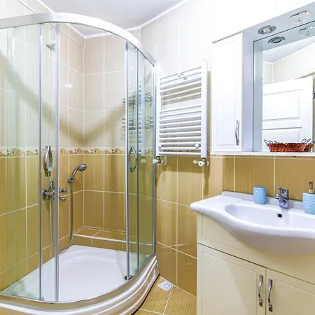 Apartment Centrally Located Chic Flat In Sisli