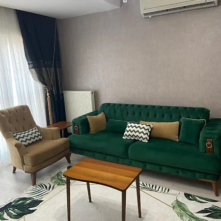 In Basaksehir Medikule Daire