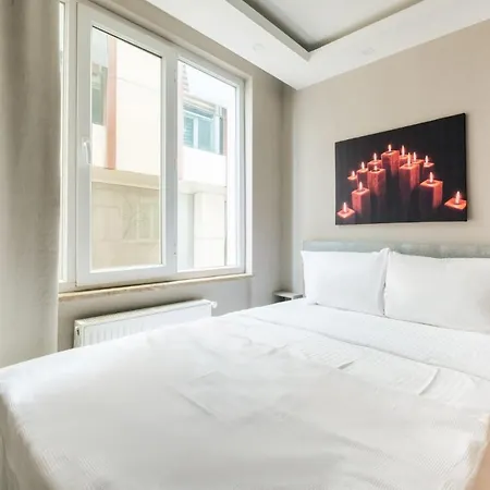Chic Modern Flat Near Torium Mall In Beylikduzu Apartment