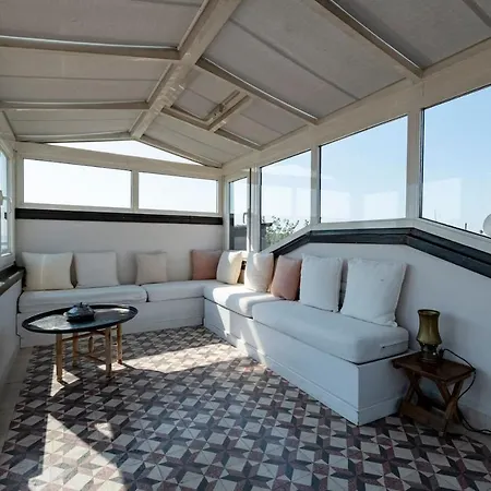 Terrace Triplex In Peninsula Villa *