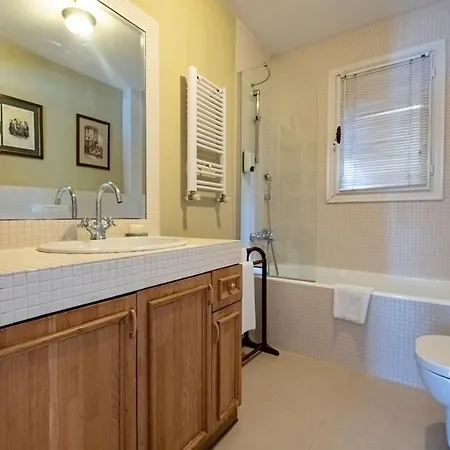 Terrace Triplex In Peninsula *