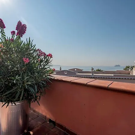 Terrace Triplex In Peninsula *
