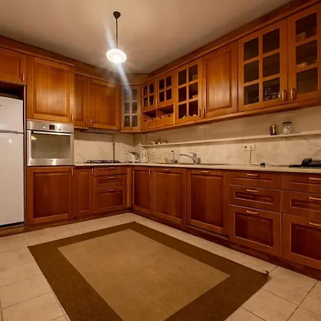 Terrace Triplex In Peninsula Villa *