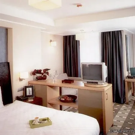 Housez & Special Class Hotel 4*