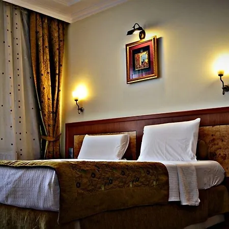 Hotel Santa Ottoman