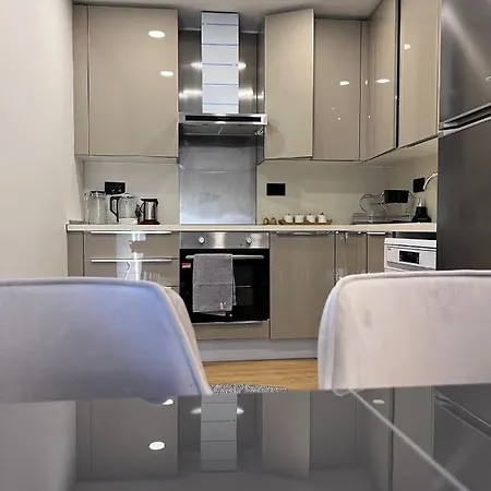 -comfortable Living Space- Fully Equipped -pullman Istanbul