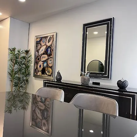 -comfortable Living Space- Fully Equipped -pullman