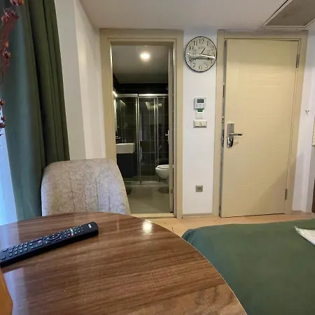 Elegance Aparthotel *