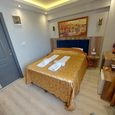 Peker Hotell *