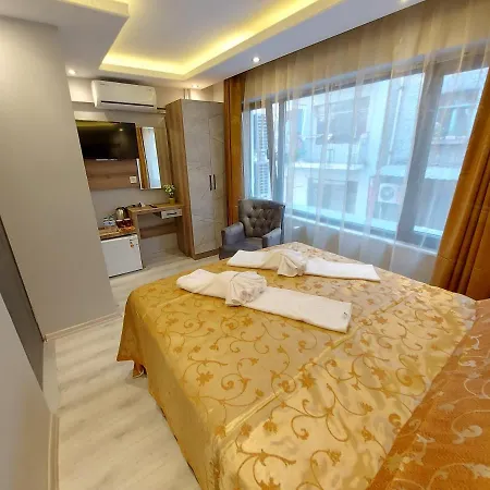 Peker Hotell *