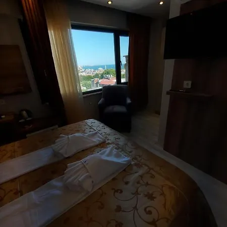 Peker Hotell *