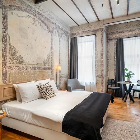 Aparthotel Urban Quarters - Bueklue 4*