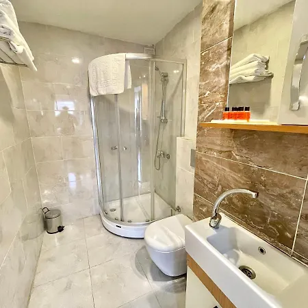 Newaz Aparthotel