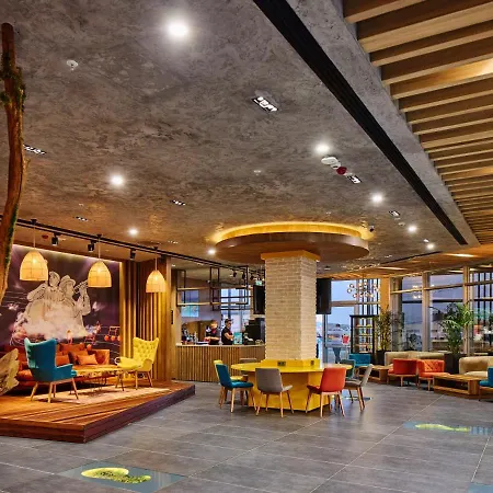 Ibis Airport 4*