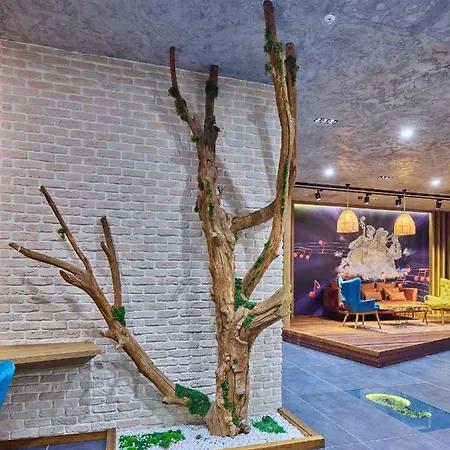 Ibis Airport 酒店 4*