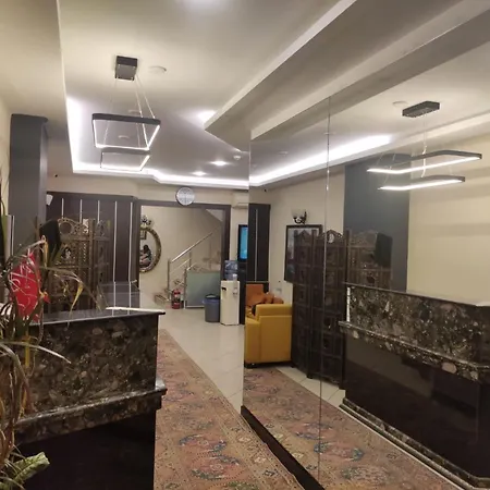 Nayla Hotel 3*