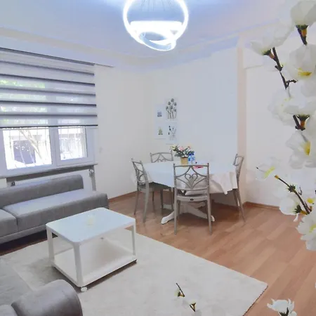 Cozy 3br Retreat Modern Comfort *