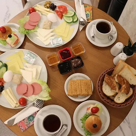 Rexee Hotel