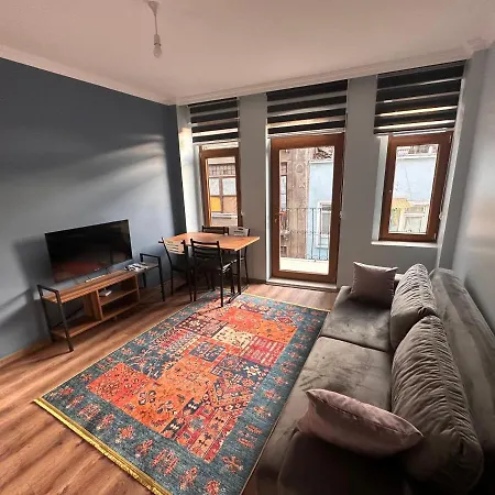 Red 8 Apartment Istanbul