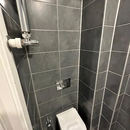 Apartment Red 8