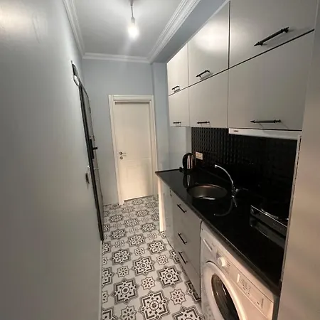 Apartment Red 8 *