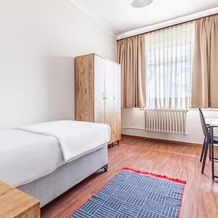 Spacious Flat W Balcony Near Marmaray In Kadikoy Апартаменты Стамбул