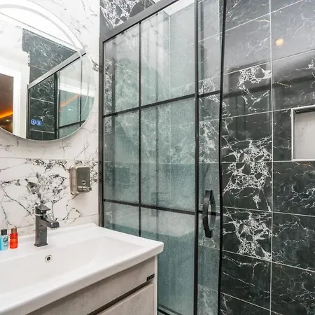 Comfort Hotel 4*