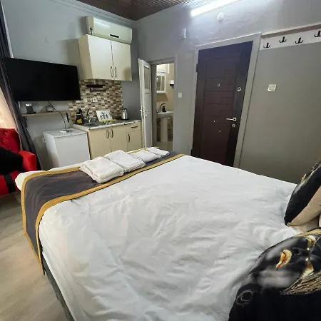 Bed & Breakfast Taksim Red *