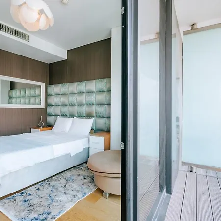 Cozy Studio Flat W Balcony 10 Min To Marmara Forum Apartment