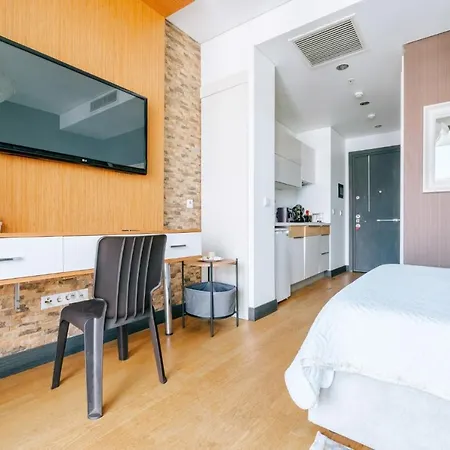 Cozy Studio Flat W Balcony 10 Min To Marmara Forum * Istanbul