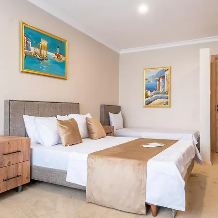 Nova Hotel *