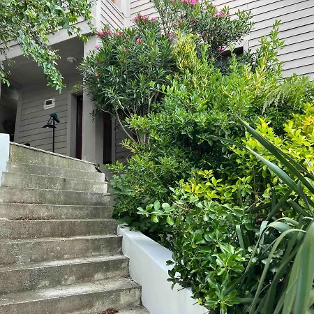 Villa Garipche House *