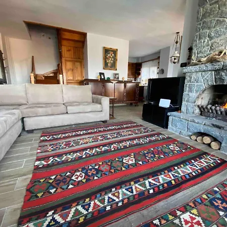 Villa Garipche House *
