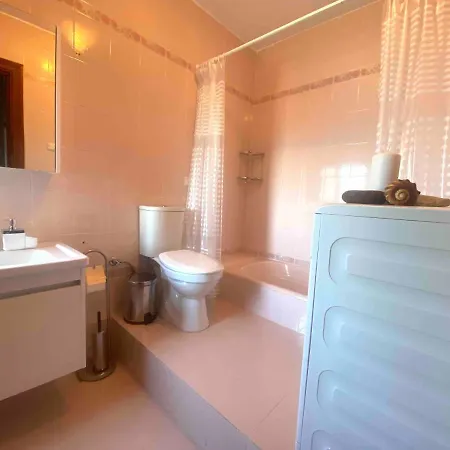 Villa Garipche House *