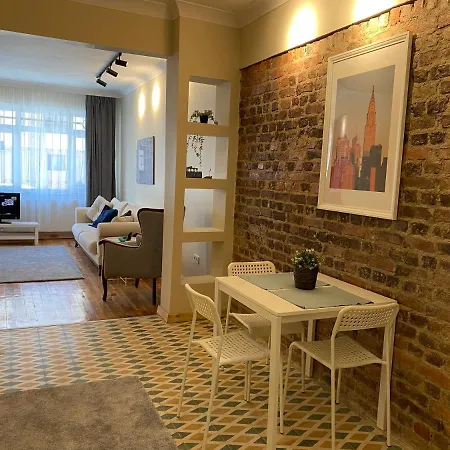 Kueltueruen Merkezinde Apartment *